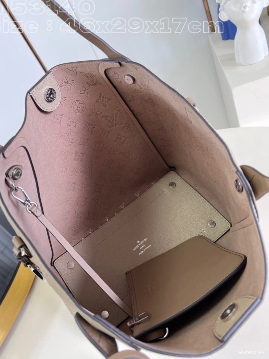 WIS 17CM LOUIS 29.5 x x VUITTON HINA-46 0715